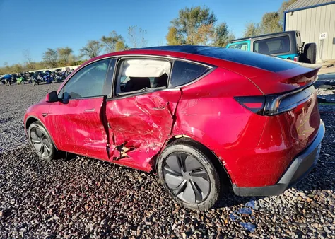 2026 Tesla Model Y из США, поврежденный, VIN 7SAYGDEE4TA429450